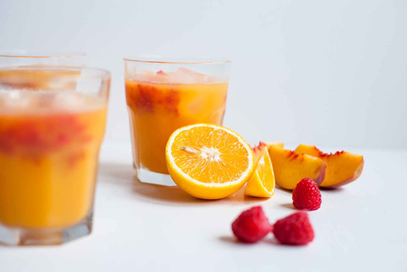 Morning Sunrise – Orange, Peach and Raspberry Juice / blog.jchongstudio.com