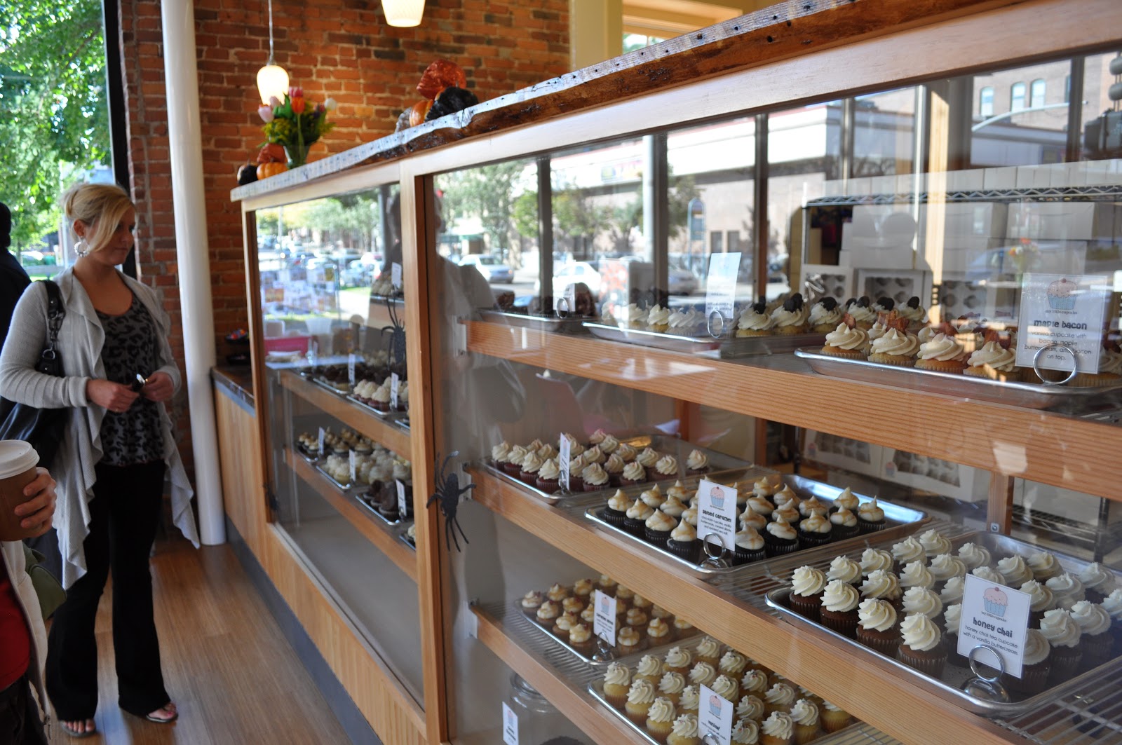 Dani Cakes my little cupcake Grand Opening!