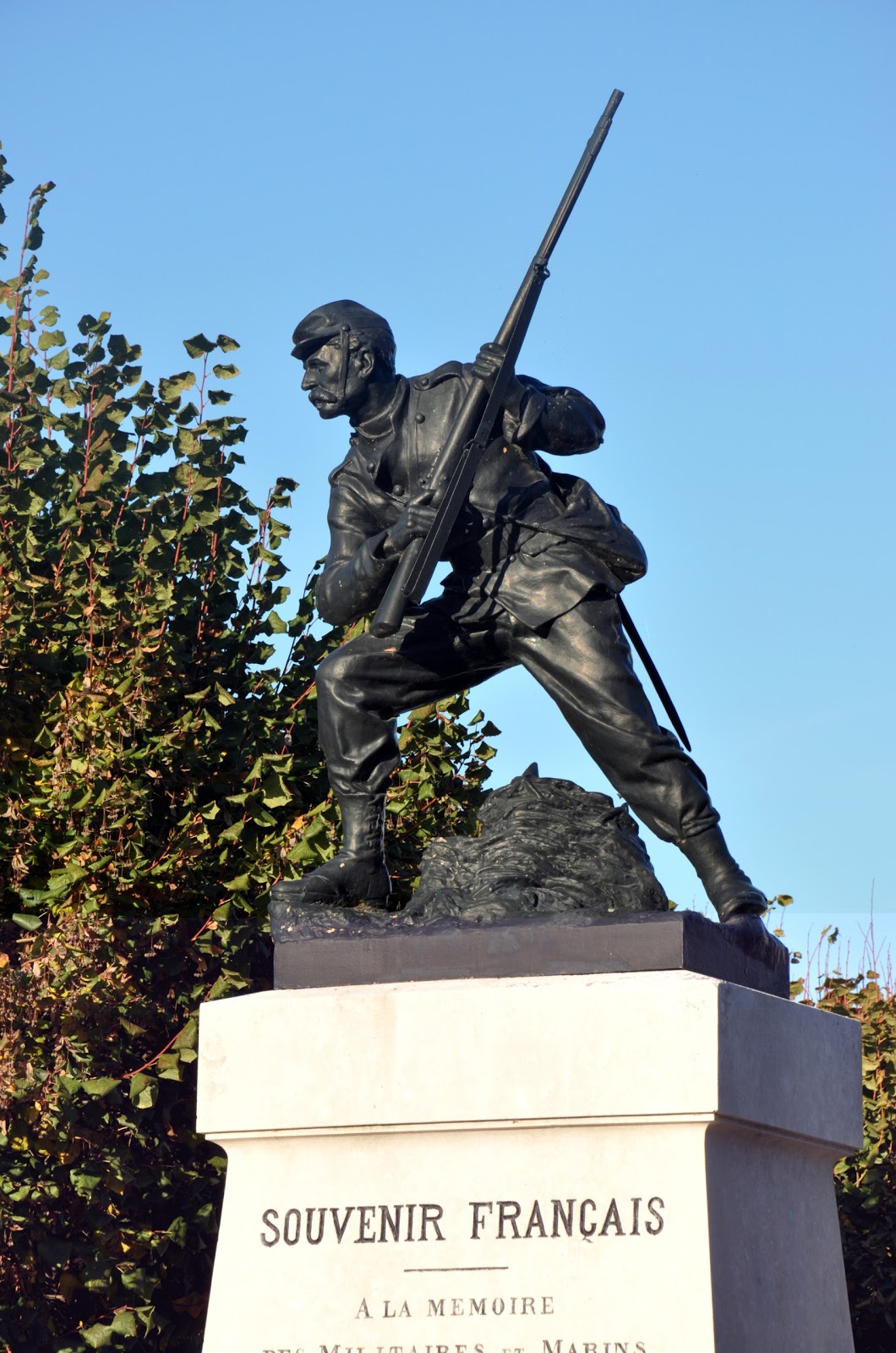 Amboise et Touraine Balades... Amboise monument aux morts 1870