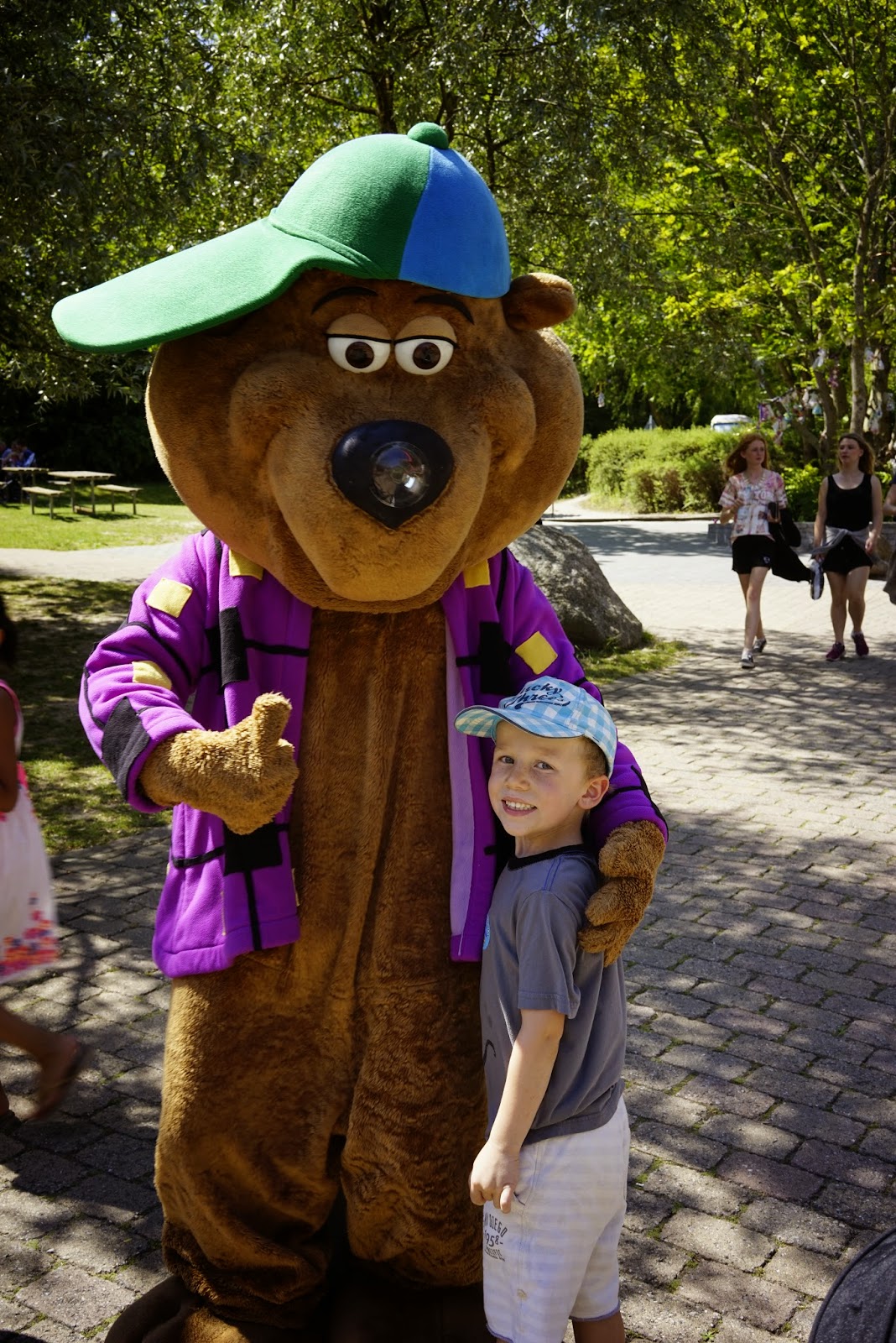 Richard Bjerkoe - Robust Dad - Matheo Crazy Beaver Bonbon Land