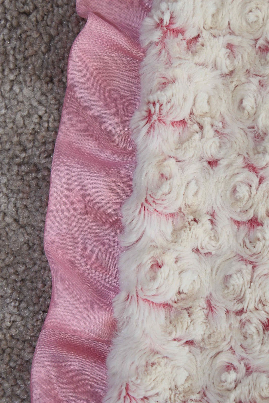 jujuB MInky Blanket Love