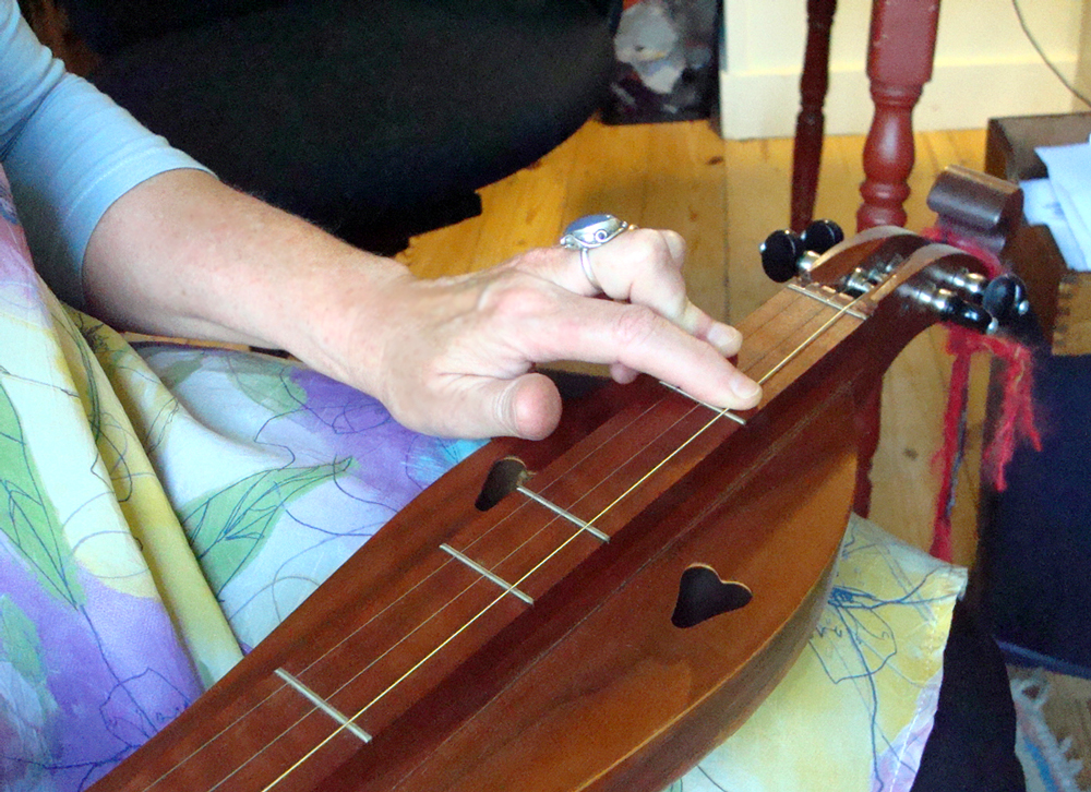 Mountain Dulcimer noter and drone blog