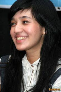 Dhini Aminarti