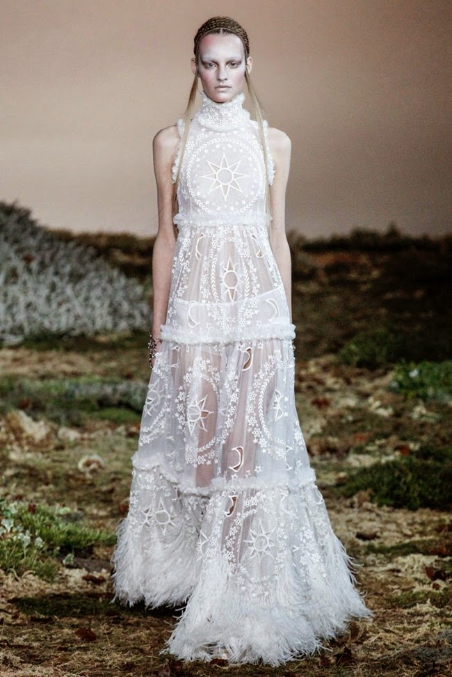 Alexander McQueen Fall 2014 RTW Alexander McQueen 2014 AW Victorian Fancy White Dress Runway