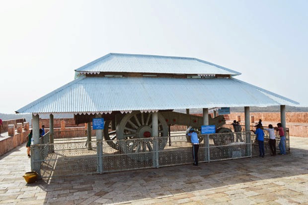 Jaivana Cannon at Jaigarh fort worlds largest Cannon