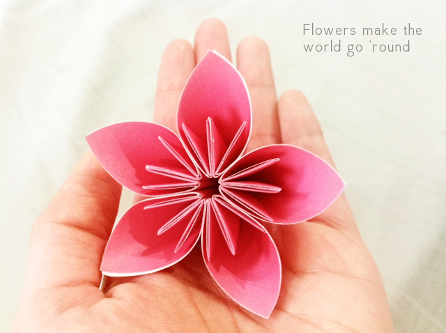 folding paper flowers