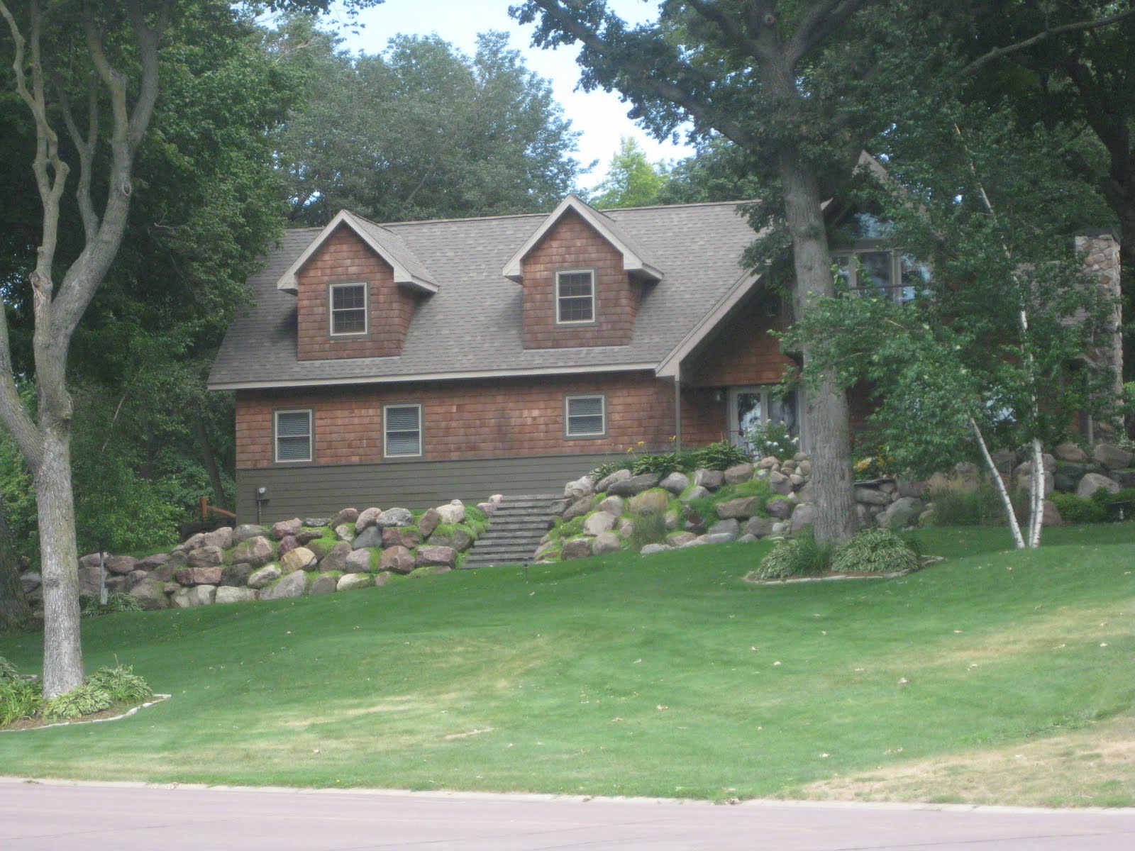 So Okoboji! THERE MUST BE CABINS, TOO?