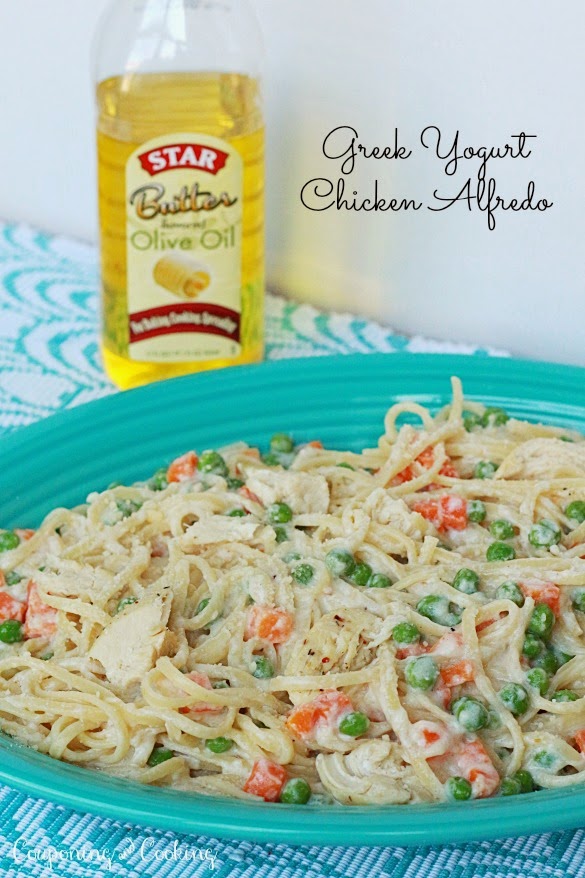 Tobins' Tastes Greek Yogurt Chicken Alfredo Pasta {A Lightened Up