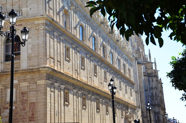Catedral de Sevilla desde Adv. Constitución Catedral de Sevilla desde Adv. Constitución