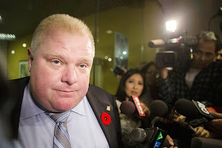 Após novo vídeo em que aparece bêbado, o prefeito de Toronto, Rob Ford, está pensando em reabilitação, disse seu advogado. 