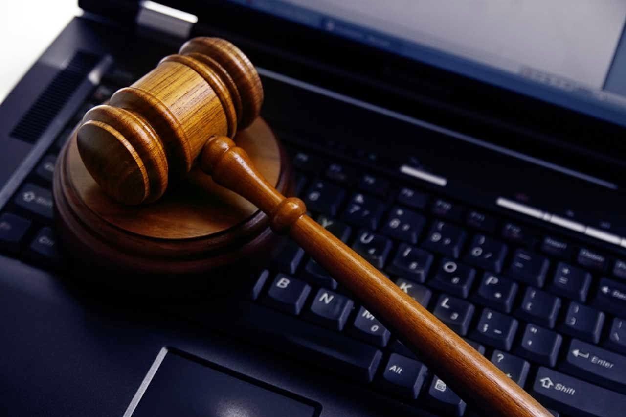 Latar Belakang Penyusunan UU Nomor 11 Tahun 2008 sudut hukum