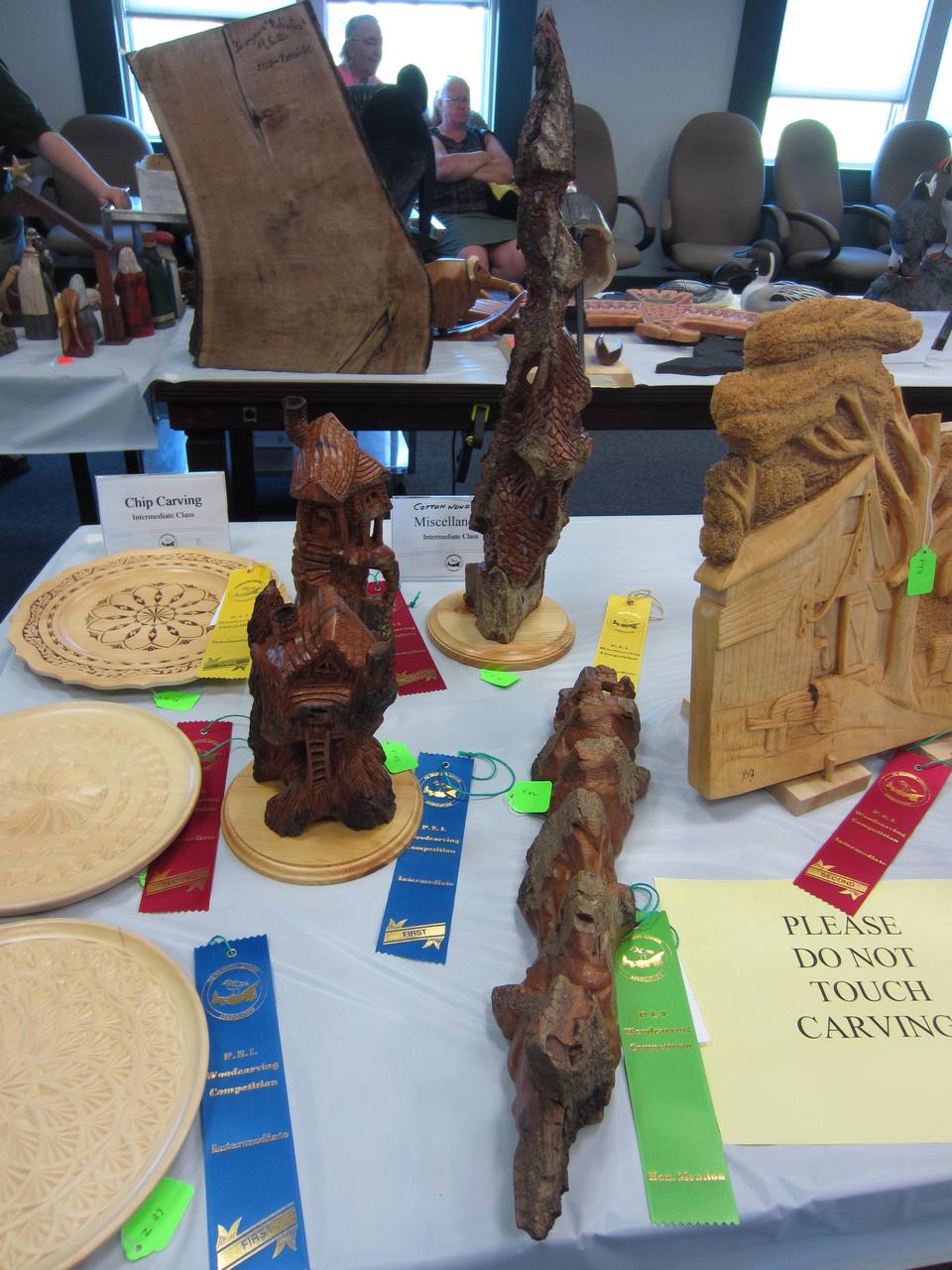 Ales the woodcarver Wood carving show and competition PEI July 2013