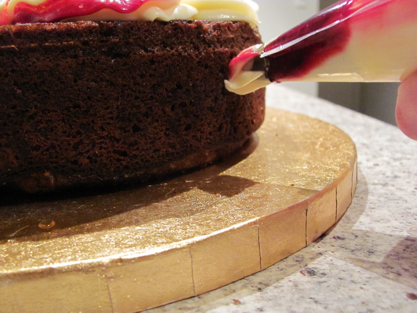 Mrs Cake How to Pipe Icing Roses