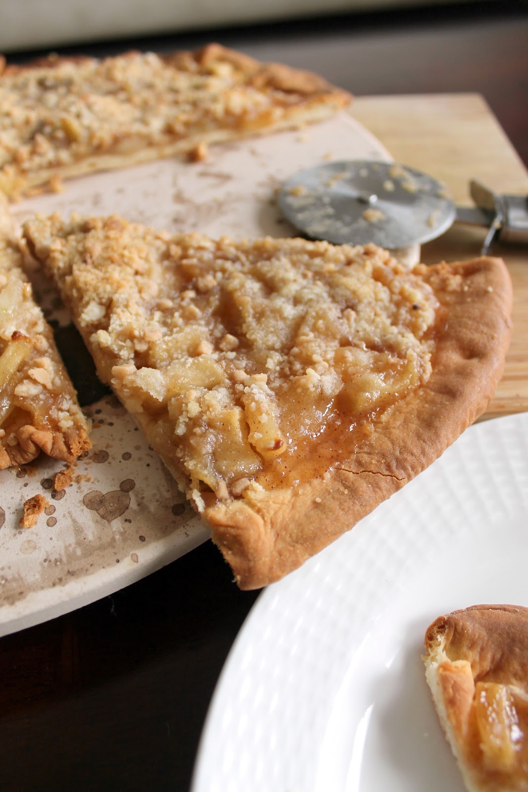The Kitchen Prep NYC Life Lessons & "Big Apple" Toffee Crumble Pizza