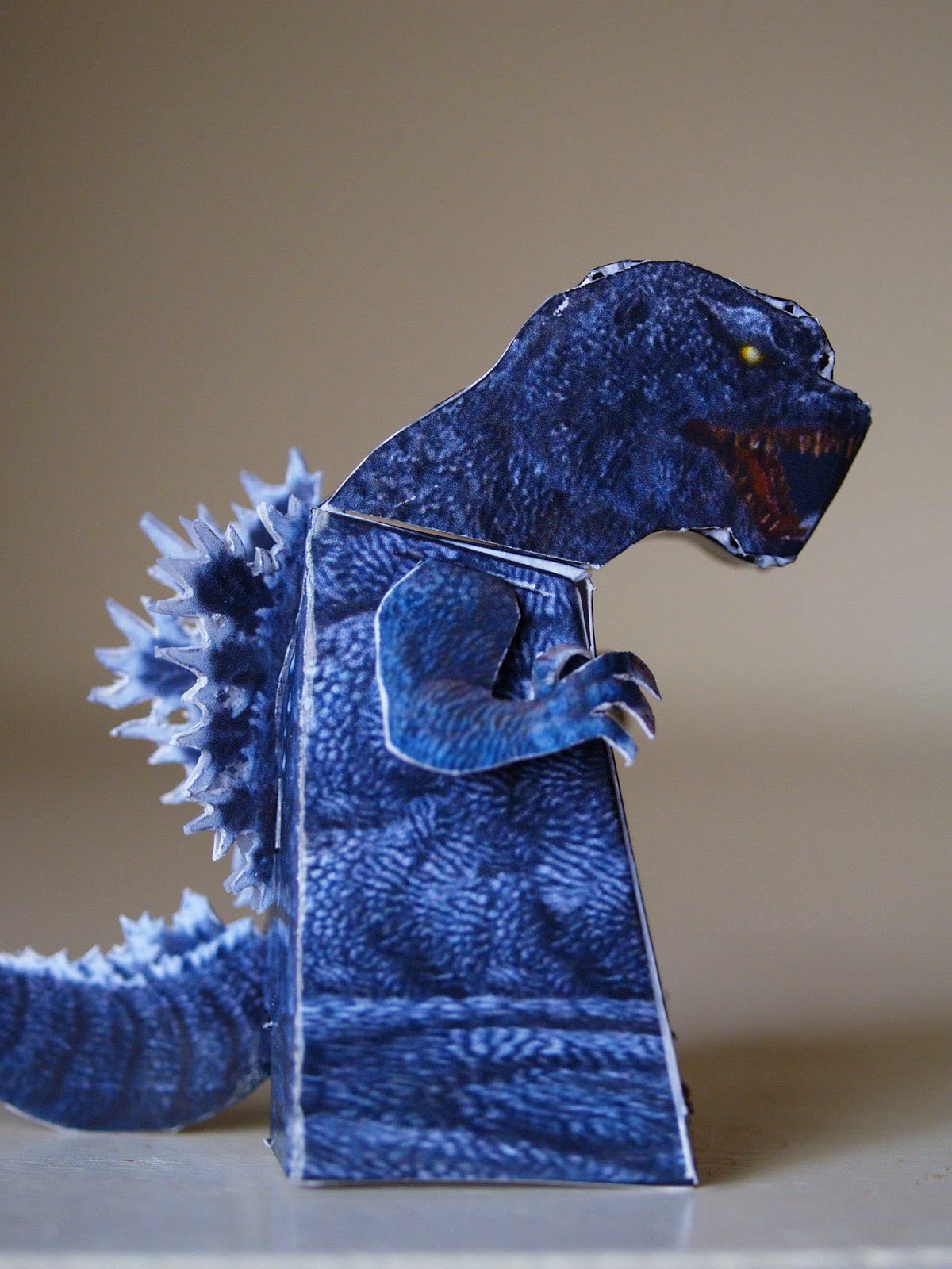 Darkeyedkid's Papermodels and Memos: Godzilla GMK Papercraft!