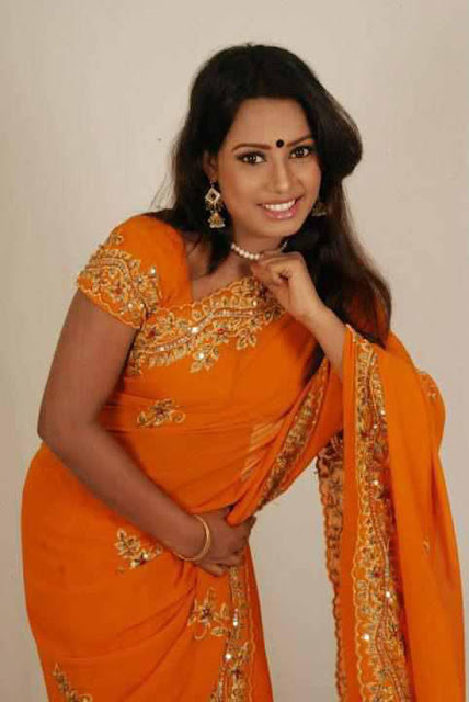 desi girl in saree Wallpapers