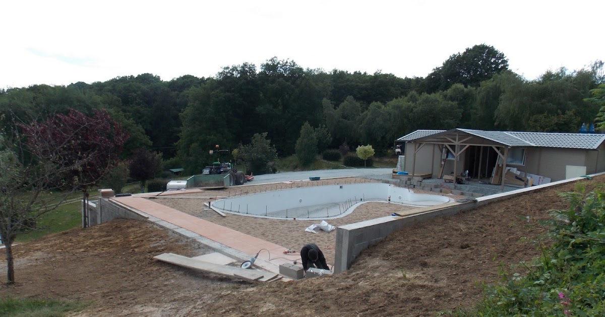 Camping Carpodrome Etang Fougeraie En Bourgogne La Piscine Au Camping Fougeraie Avance