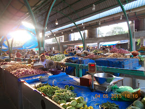 Vegetable market in Nani Daman.