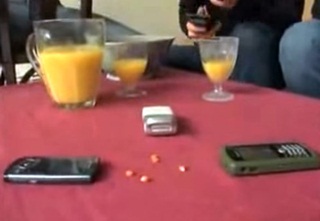 Ngeri, Radiasi Handphone Ternyata Bisa Bikin Popcorn Tanpa Api Ngeri, Radiasi Handphone Ternyata Bisa Bikin Popcorn Tanpa Api