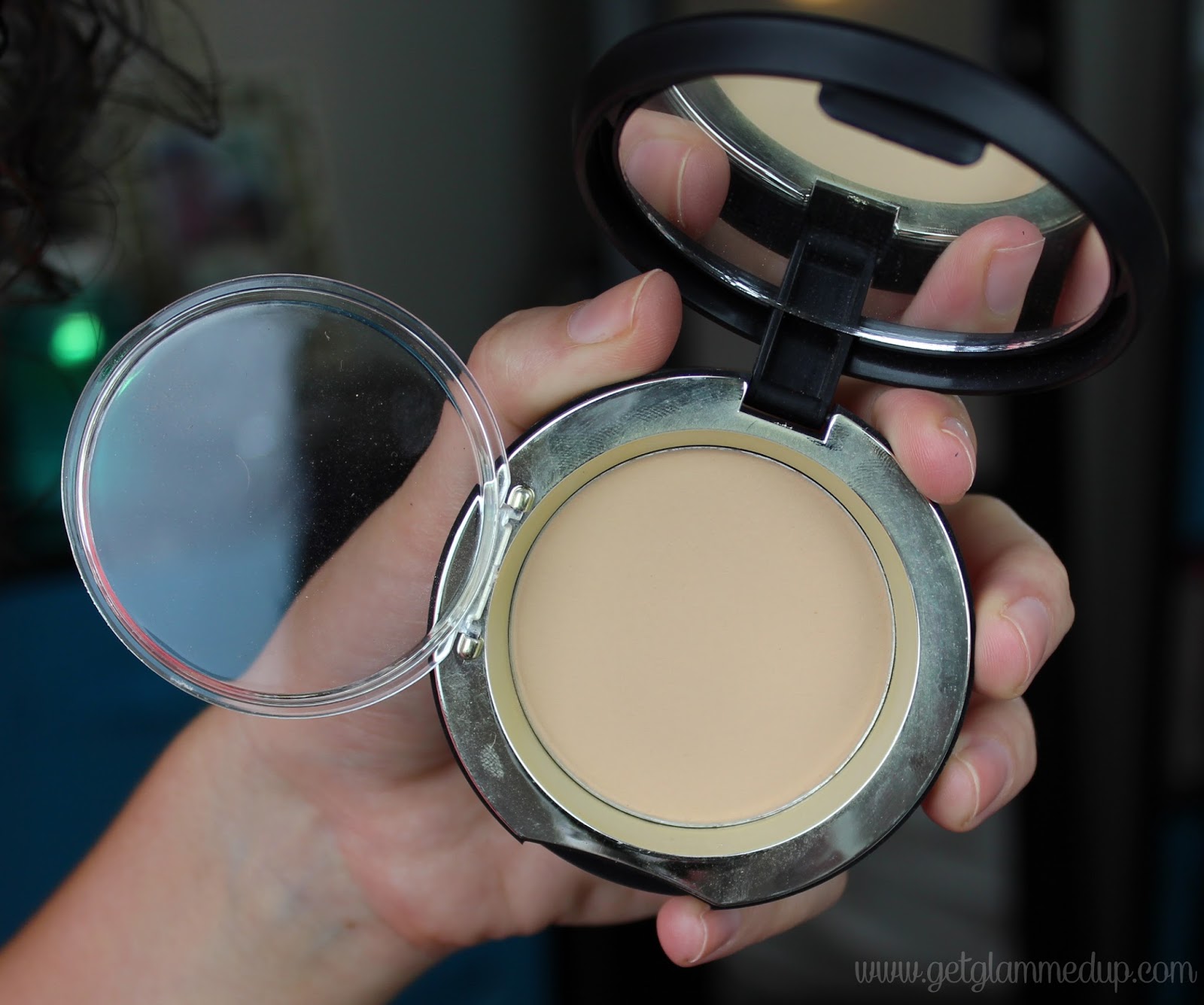 VIDEO Younique Touch Pressed Powder Foundation & Mineral Pigment First