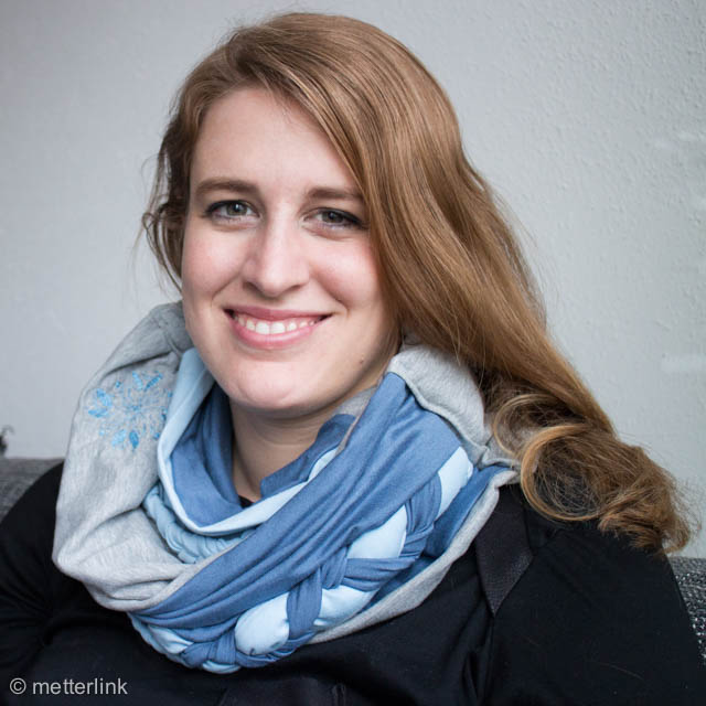 #germanscarfswap, nähen, schal, metterlink, Geschenk, Loop, blau, wedelblog, geflochten