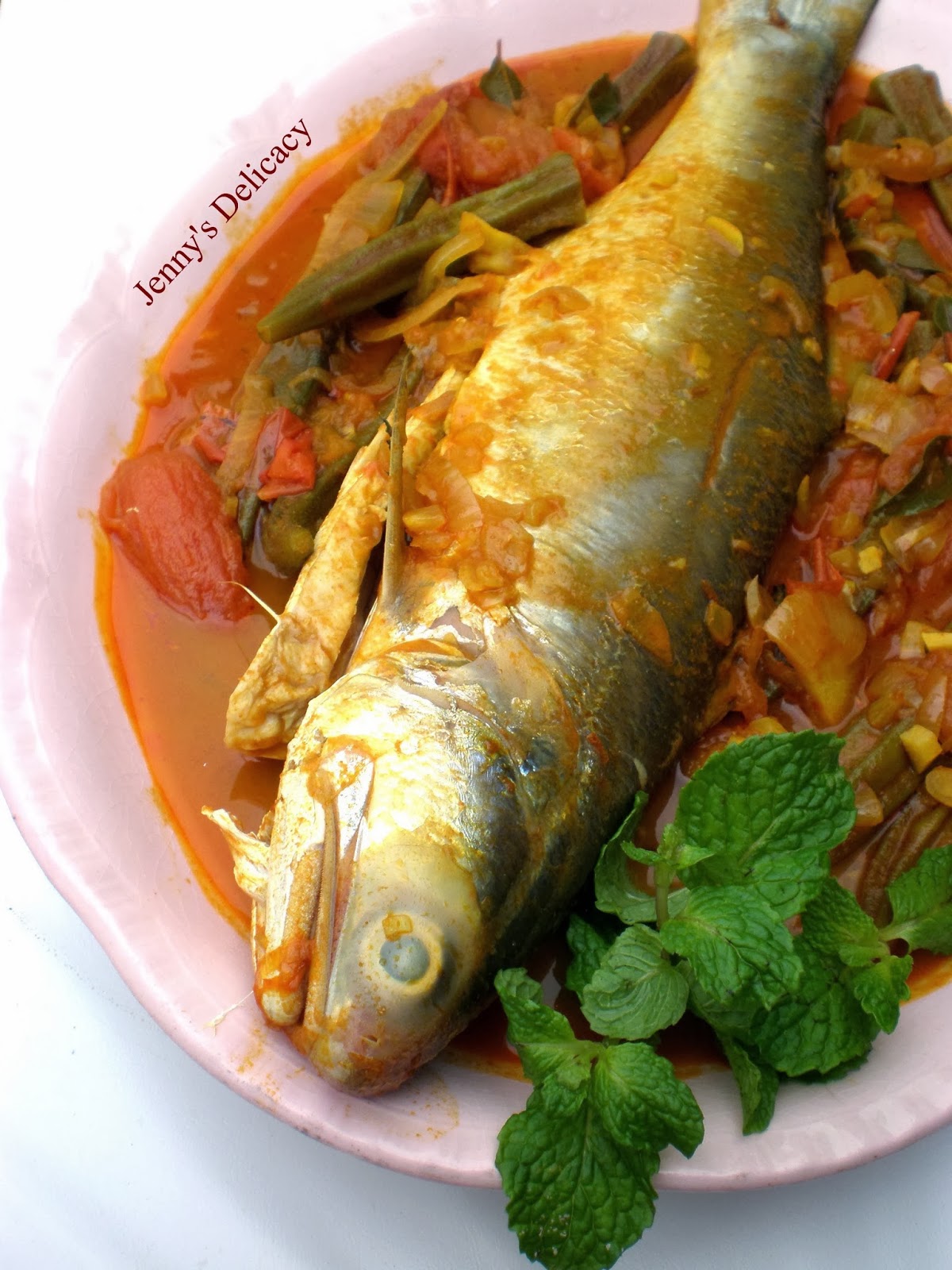 Violet's Kitchen ~♥紫羅蘭的爱心厨房♥~ : 砂煲咖哩鱼 Claypot Fish Curry
