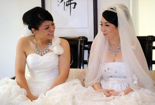 Inilah Pernikahan Lesbian Resmi Pertama Di Taiwan !! [+pics] [ www.BlogApaAja.com ]