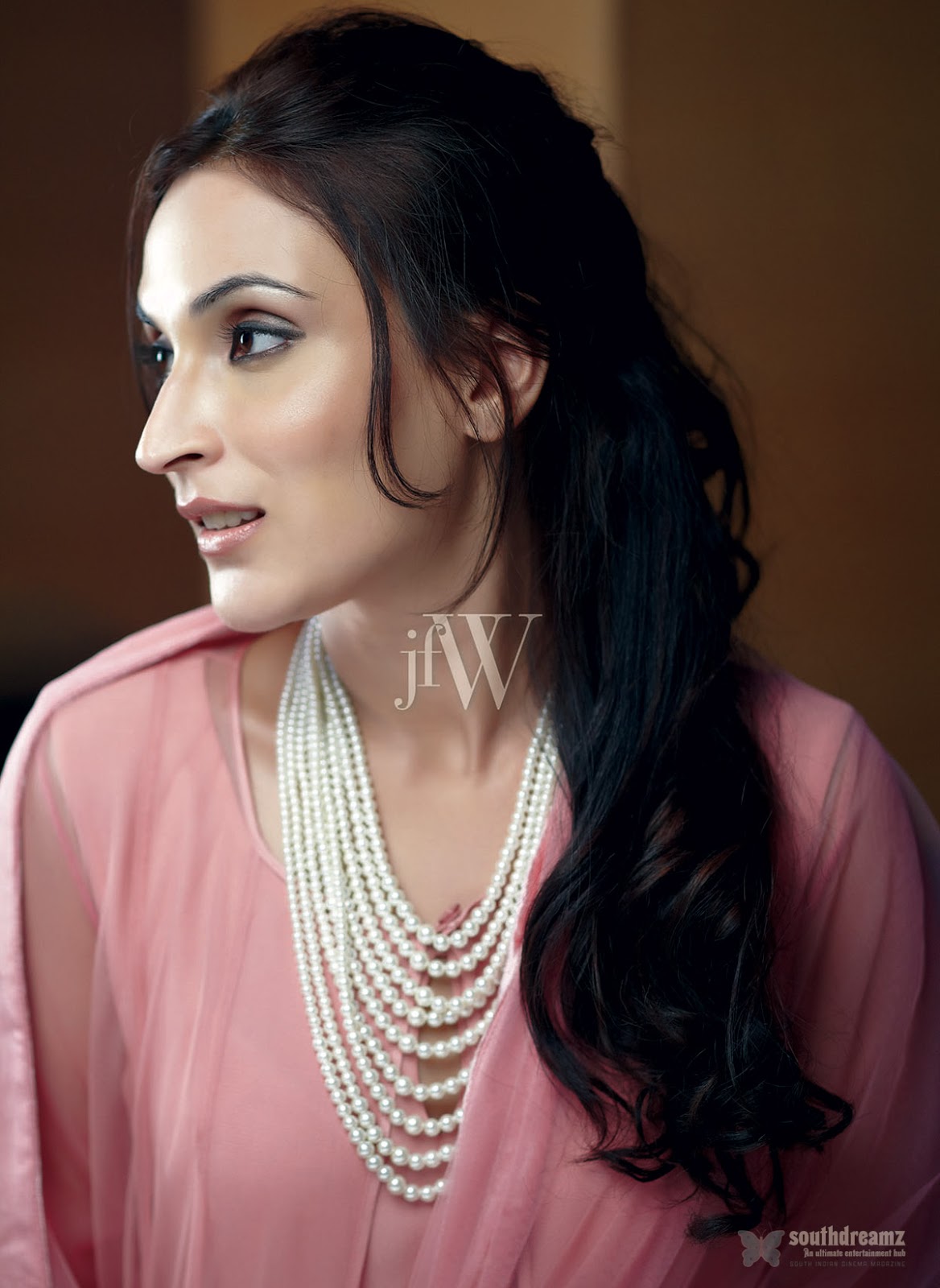 Endless Wallpaper: Aishwarya Dhanush