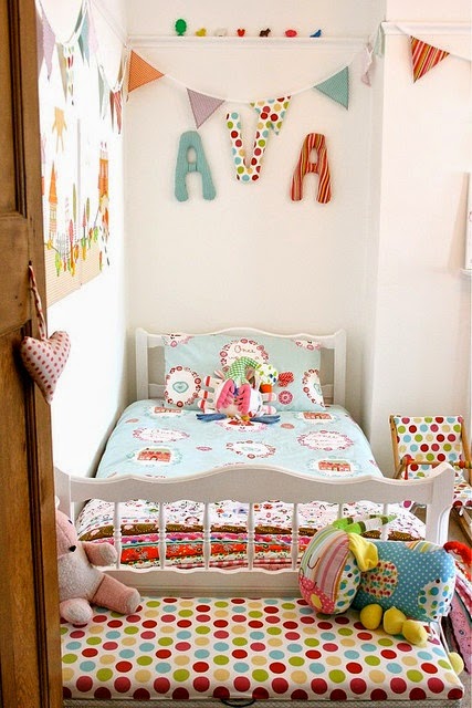de quarto infantil com varaizinhos de tecidos, papeis e EVA Decoracao De Quarto Feminino Com Eva ~ de quarto infantil com varaizinhos de tecidos, papeis e EVA