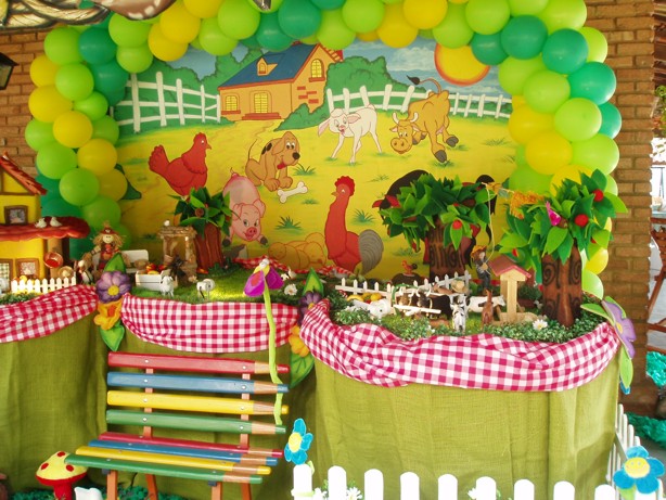 Decoracion Infantil De Granja ~ Coloque uma mesa r?stica de madeira e encha de doces, vai ficar bem Decoracion Infantil De Granja ~ Coloque uma mesa r?stica de madeira e encha de doces, vai ficar bem