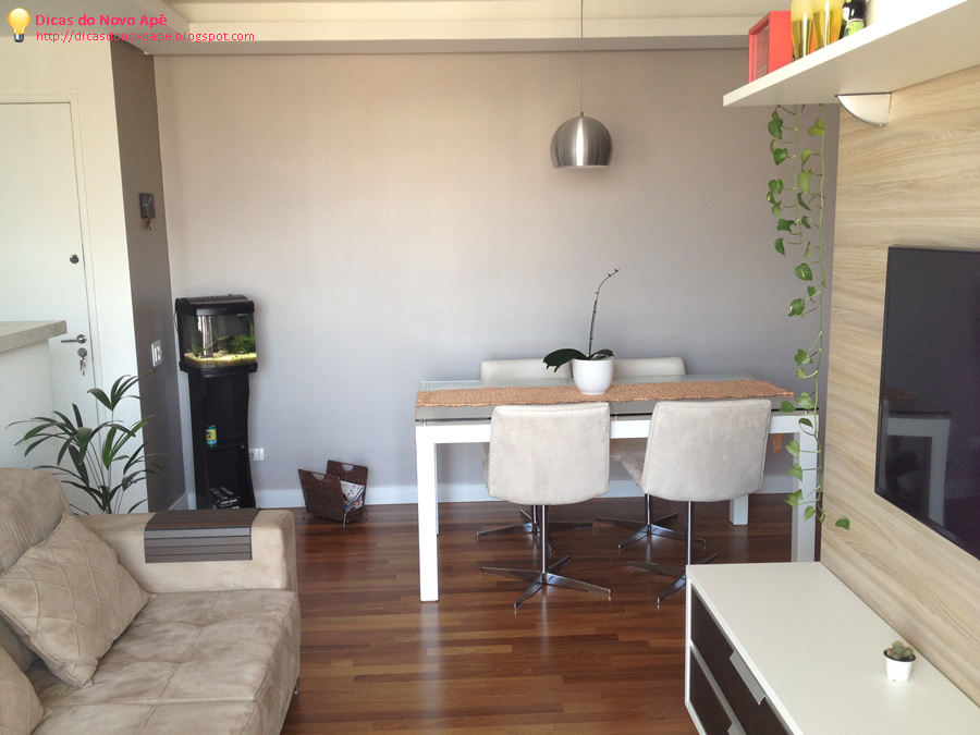 Sala Pequena Projetada ~ Visão da sacada para dentro da sala, olha o aquário lá! =D Sala Pequena Projetada ~ Visão da sacada para dentro da sala, olha o aquário lá! =D