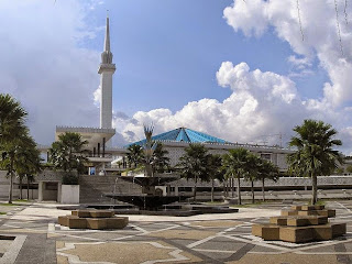 Mesjid Negara (National Mosque) Mesjid Negara (National Mosque)