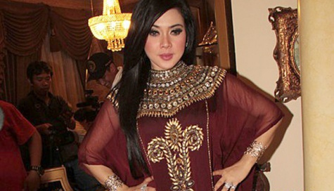 Busana Muslim Artis Indonesia