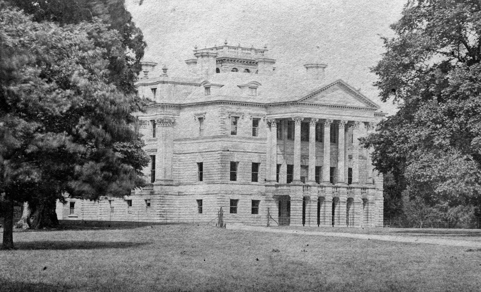 Landed families of Britain and Ireland (153) Antrobus of Amesbury