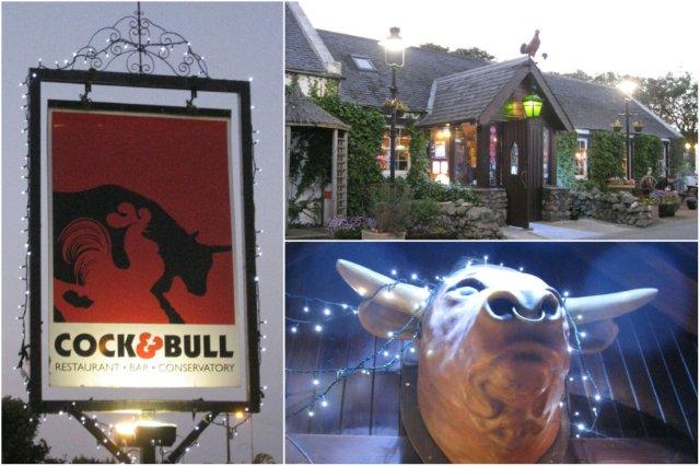 Cartel Restaurante The Cock and Bull en Aberdeen, edificio, cabeza de toro en la entrada