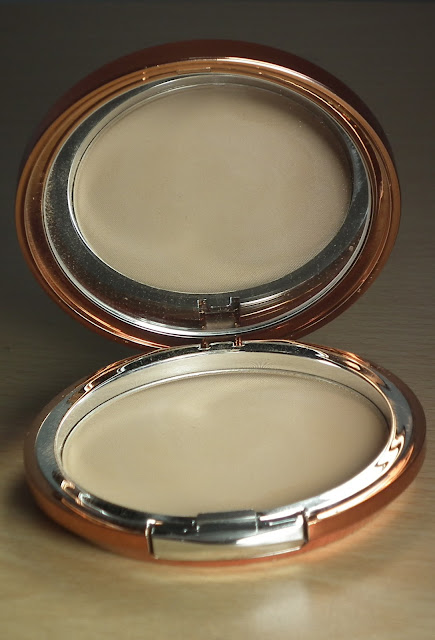 EX1 Cosmetics Invisible Wear Compact Powder P200 Review