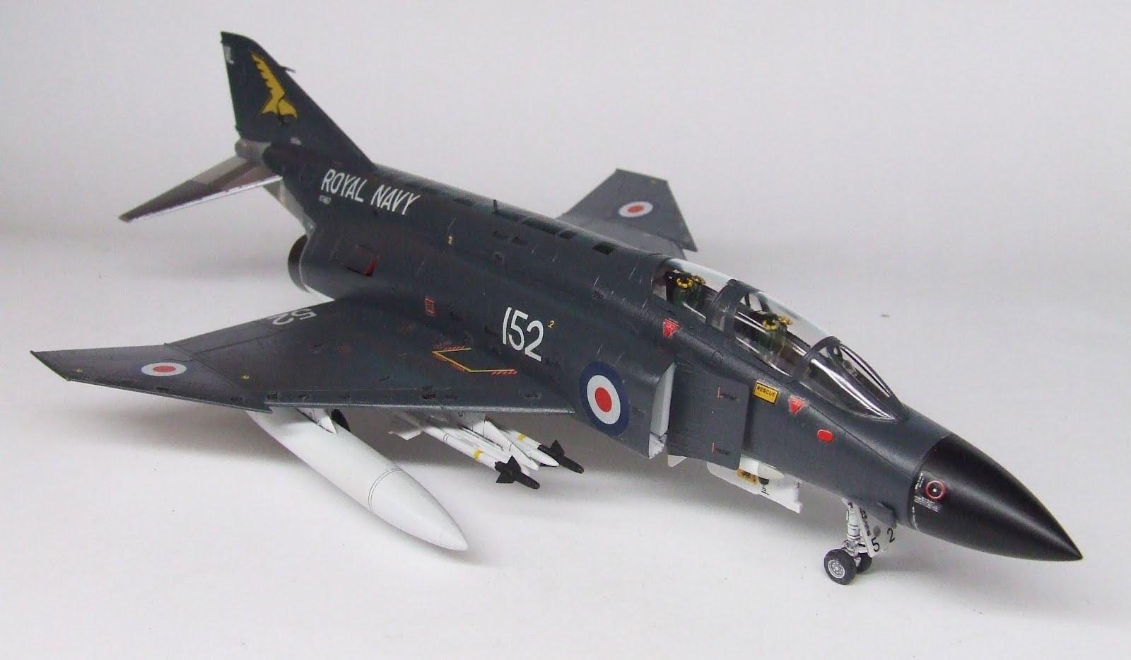 Fujimi 1:72 British Phantom F-4M Shark Teeth Plastic Aircraft Model Kit #7A-H9