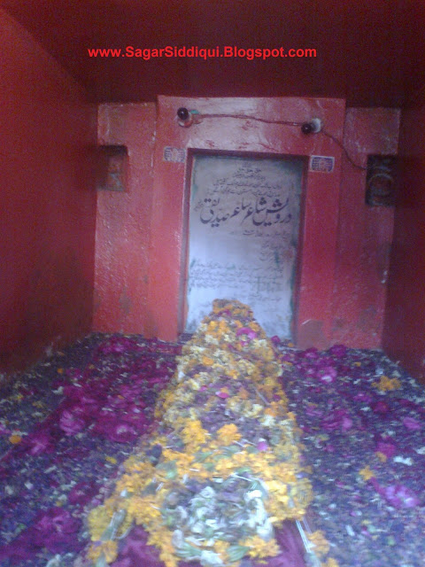 Grave of Sagar SIddiqui, He was buried at the Miani Sahib Graveyard in Lahore.