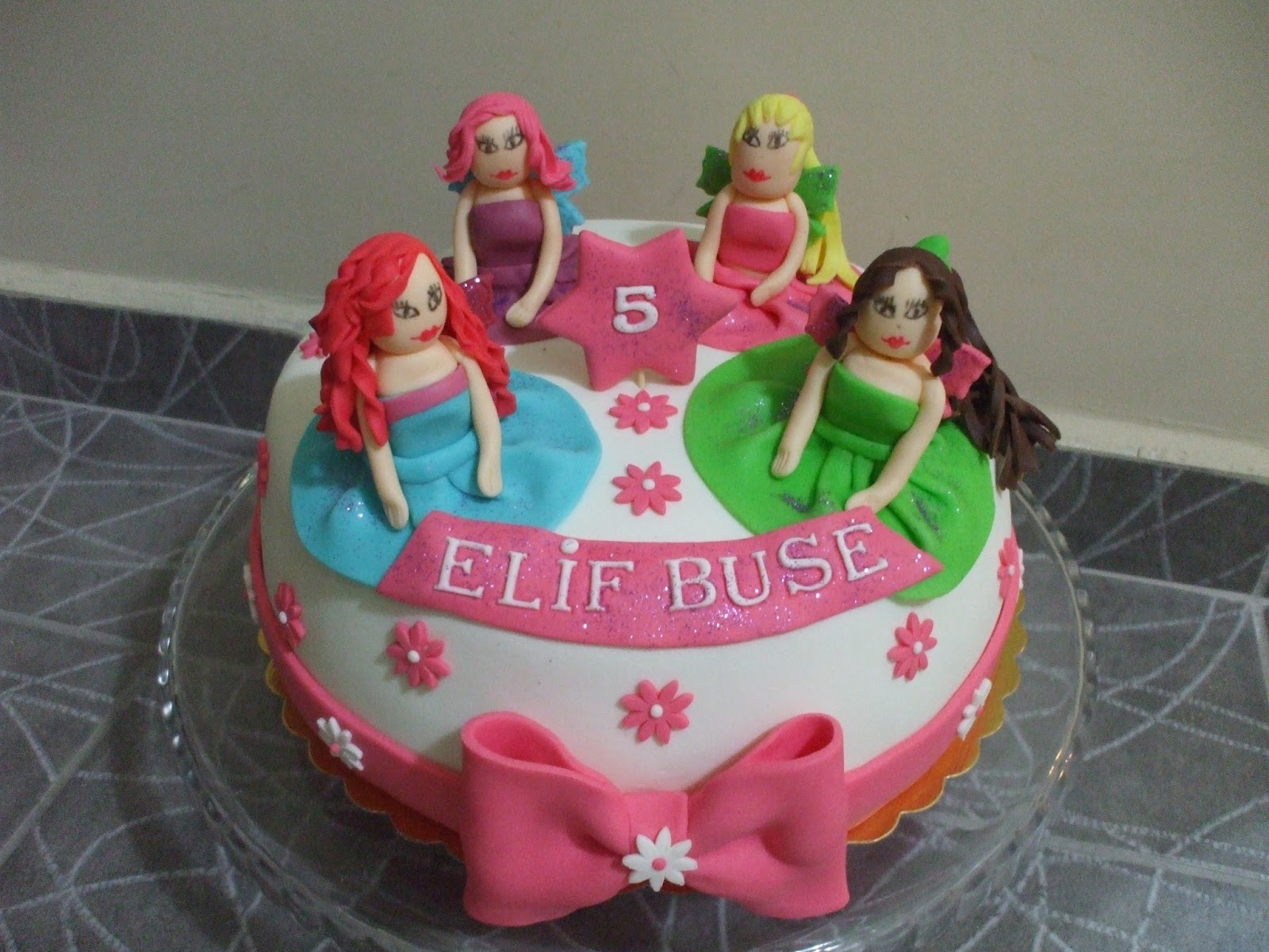 ŞEKER HAMURUNDAN DÜŞLER Winx�li Pasta ve Kurabiyeleri