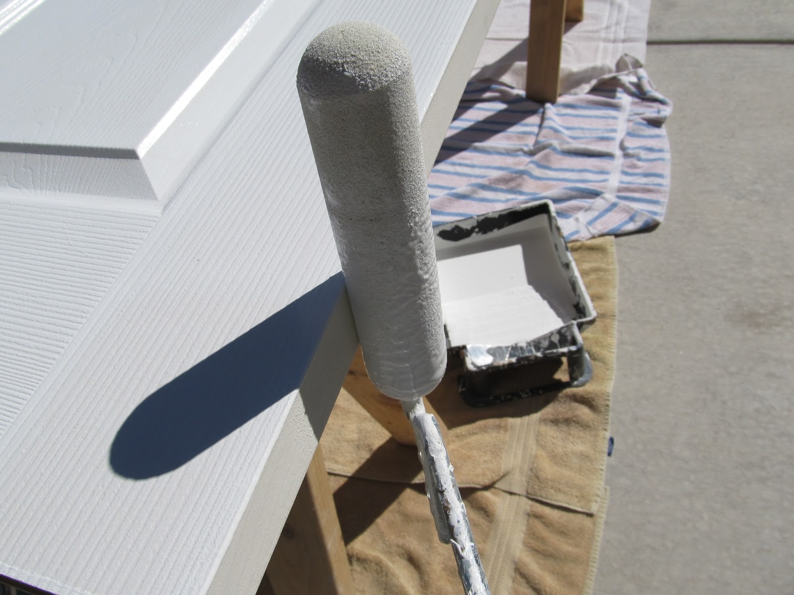 DIY Mamas How to Paint a Door and get Professional Results! {In 6 easy