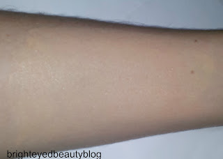 Swatch of Maybelline New York Fit Me Foundaton in Ivory 115