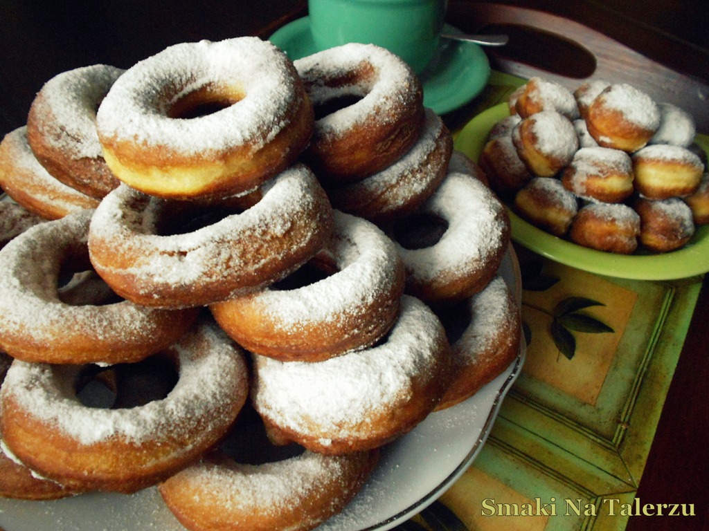 Smaki Na Talerzu Oponki Z Serem Obwarzanki I Mini Paczki