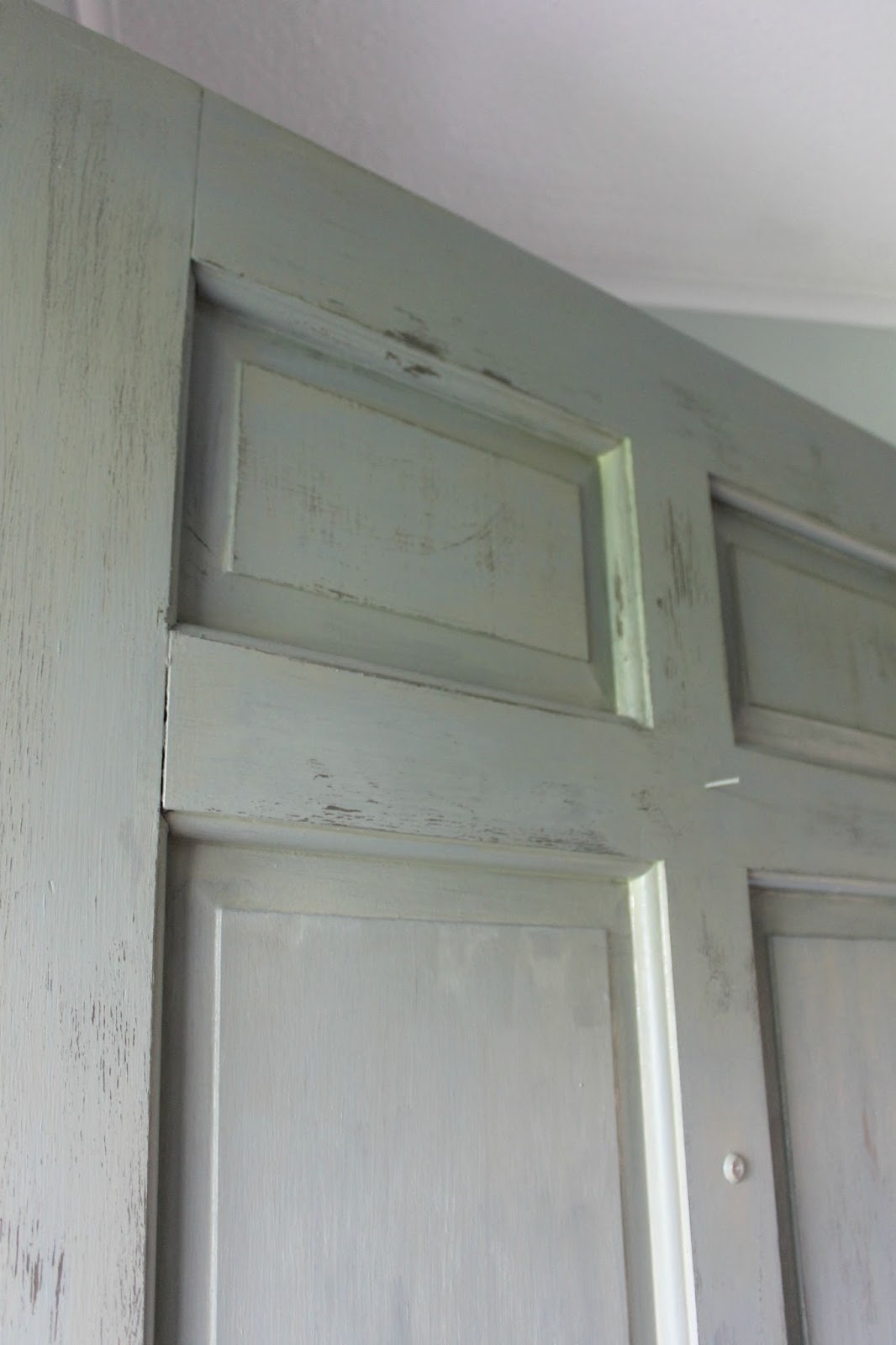 Grace Lee Cottage Painted & Distressed Front Door {A Tutorial}