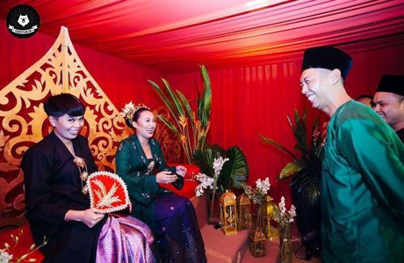 Majlis Resepsi Perkahwinan Nabila Huda & Mohd Izwan Johar Majlis Resepsi Perkahwinan Nabila Huda & Mohd Izwan Johar