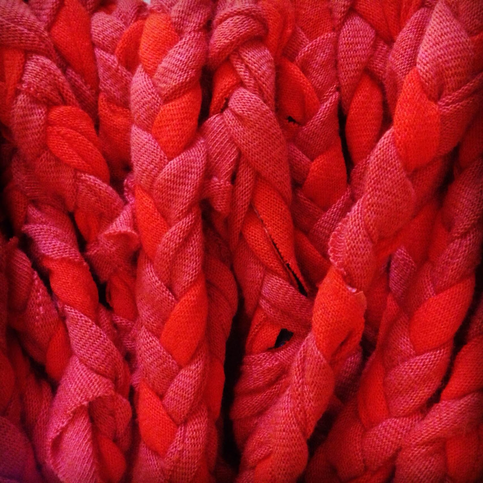 Mistledoe How to Make a Braided Rag Rug