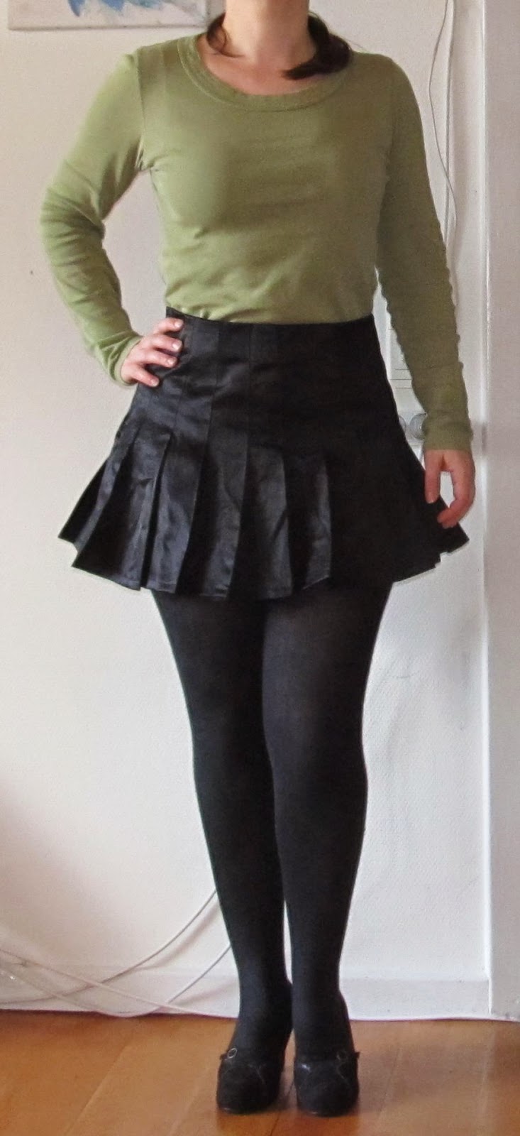 Refashion Coop Pleated sateen skirt shorter