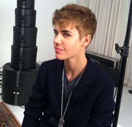 justin bieber new hairstyle. new justin bieber pictures. justin bieber new hairstyle.