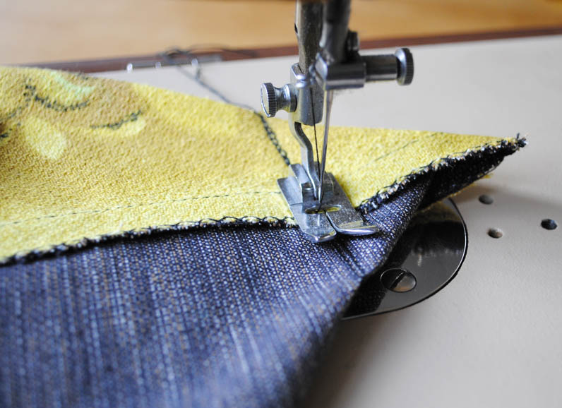 happy to make How to sew a cushion cover with a concealed zipper