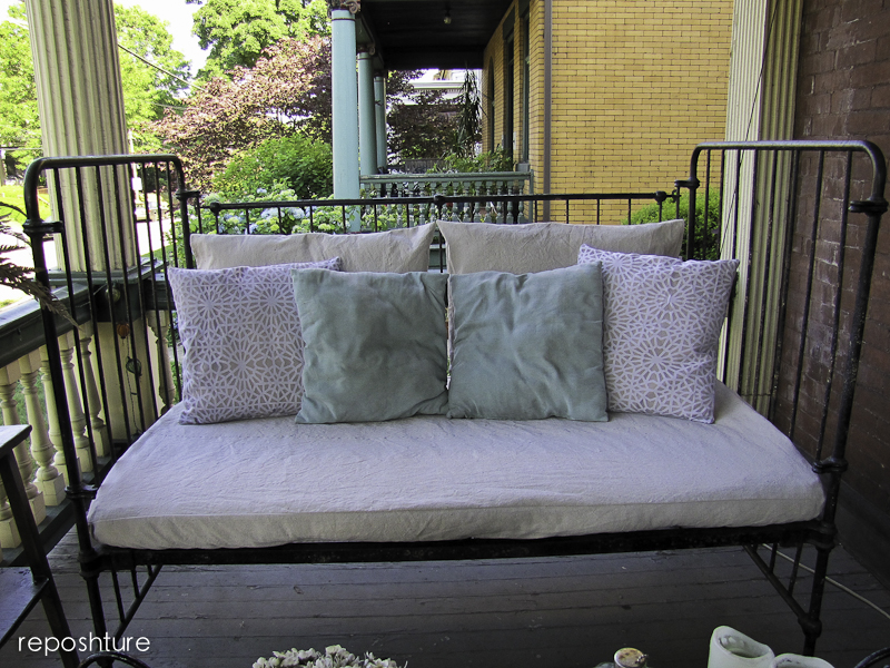 Reposhture Studio How to make an easy, elastic cushion cover