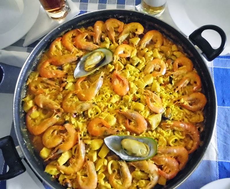 Mais um sobre culinaria Paella de frango e marisco
